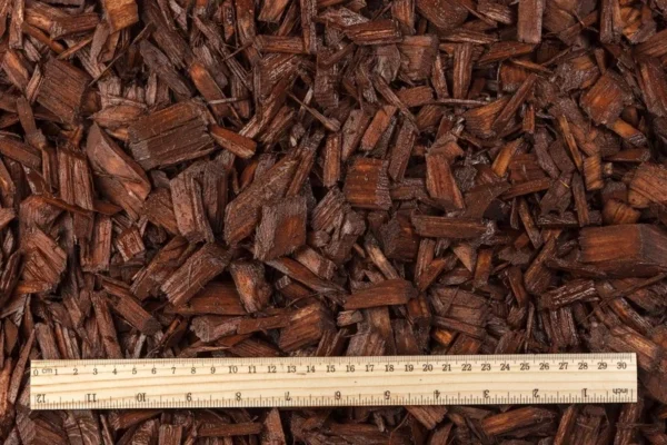 Colored wood chip mulch (20-40mm) – Brown