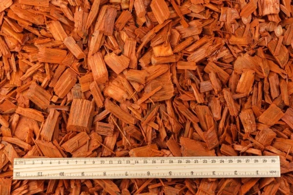 Colored wood chip mulch (20-40mm) – Orange